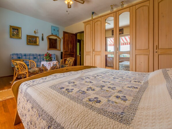 2 bedrooms, free WiFi, bed sheets