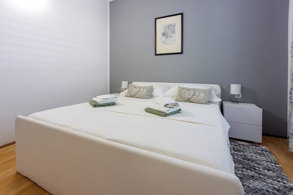 Appartement (A1) | 1 chambre, coffre-fort, fer et planche à repasser