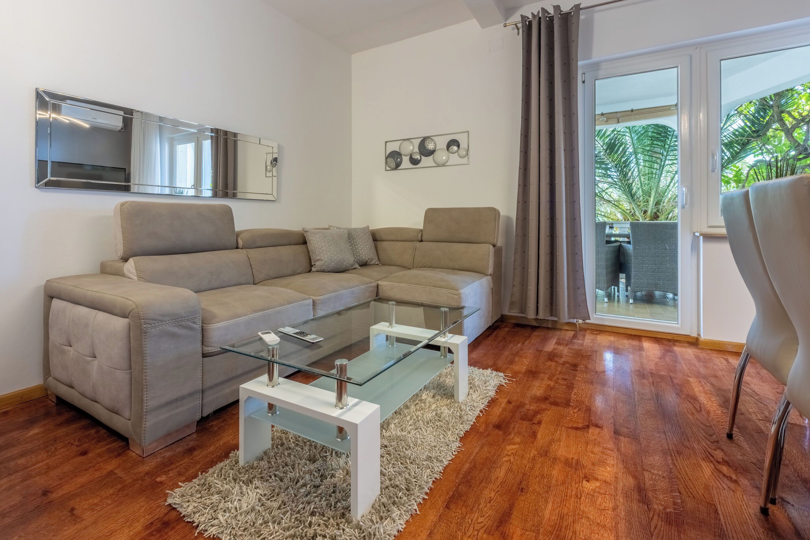 Apartment (A1) | Wohnzimmer | Fernseher