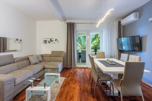 Apartment (A1) | Living room | TV - Apartment Villa Zdenka (Crikvenica)