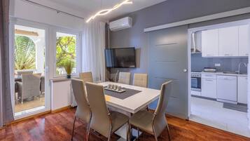 Apartment (A1) | Private kitchen | Fridge, microwave, espresso maker, coffee/tea maker
