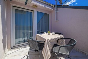 Apartment (A4) | Balcony