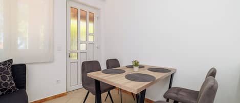 Apartment (A3) | Speisen