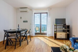 Apartment (A2) | Living room - Apartments Bartulin (Crikvenica)