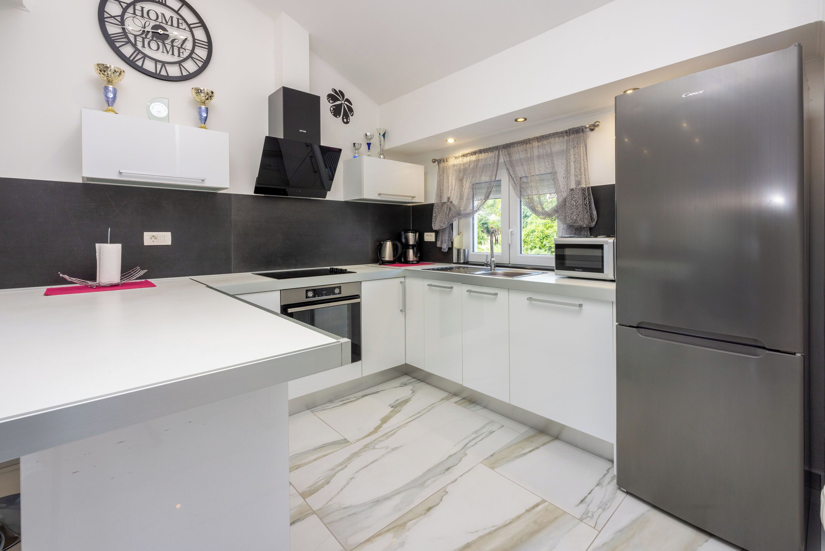 Apartment (A3) | Private kitchen | Fridge, microwave, oven, stovetop
