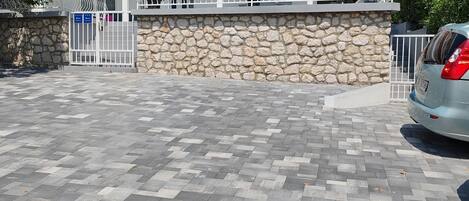 Ilmainen pysäköintipaikka