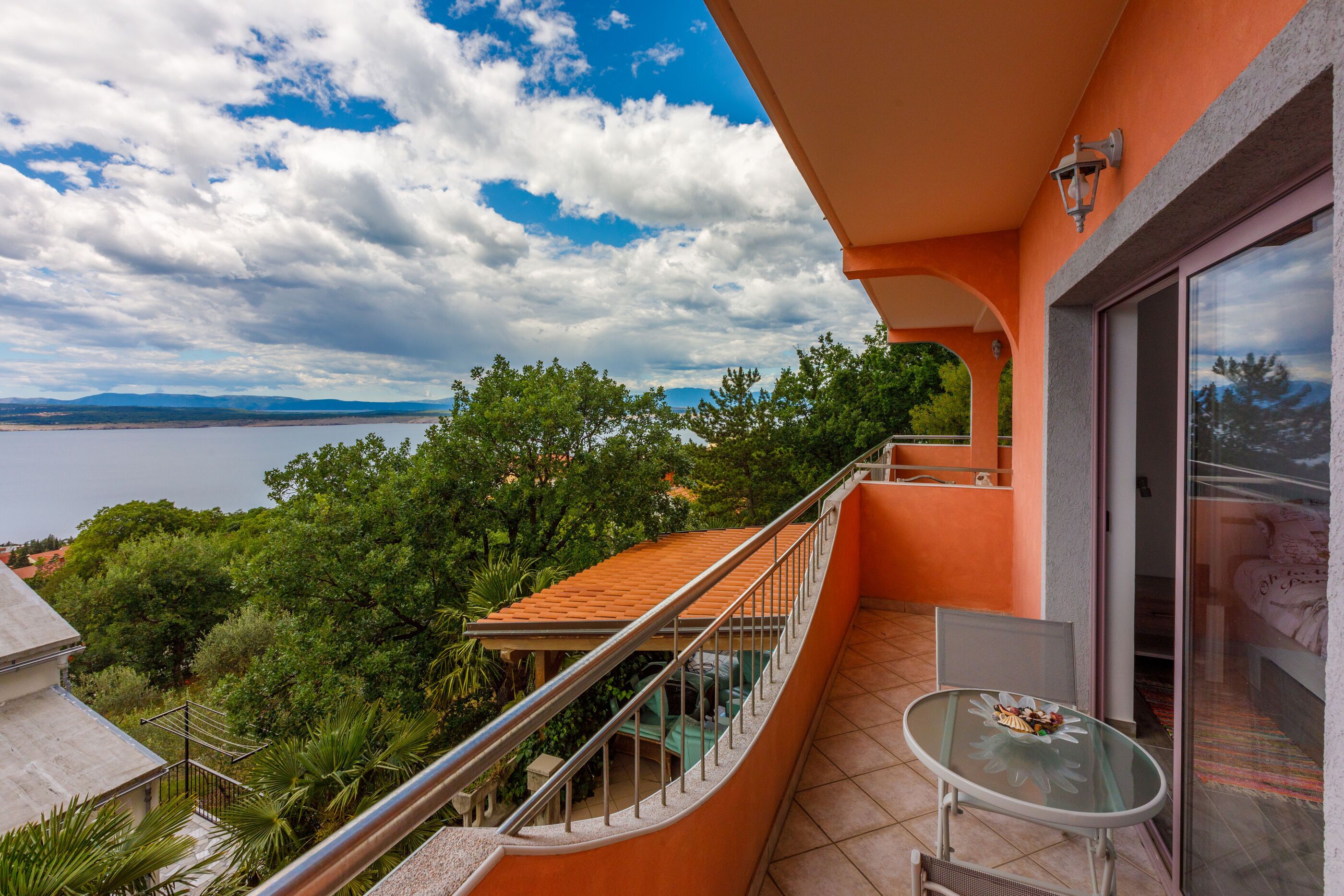 إطلالة على المياه