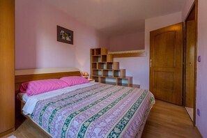 Apartment (A2) | 4 bedrooms, free WiFi