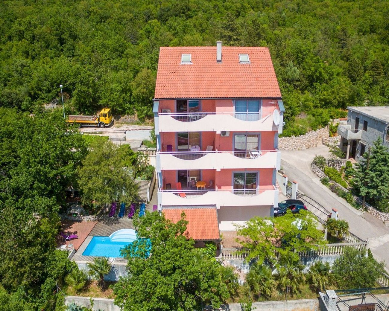 منظر من الجو على ارتفاع عالٍ