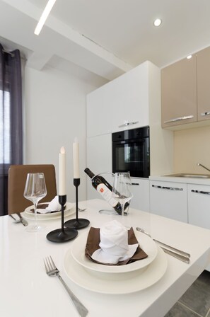 Private kitchen | Fridge, microwave, oven, stovetop - House Linda 2 (Crikvenica)