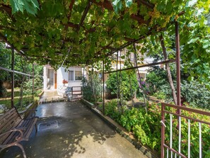 Courtyard - Apartments Antony (Crikvenica)