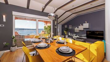 Apartment (A3) | Living room | TV