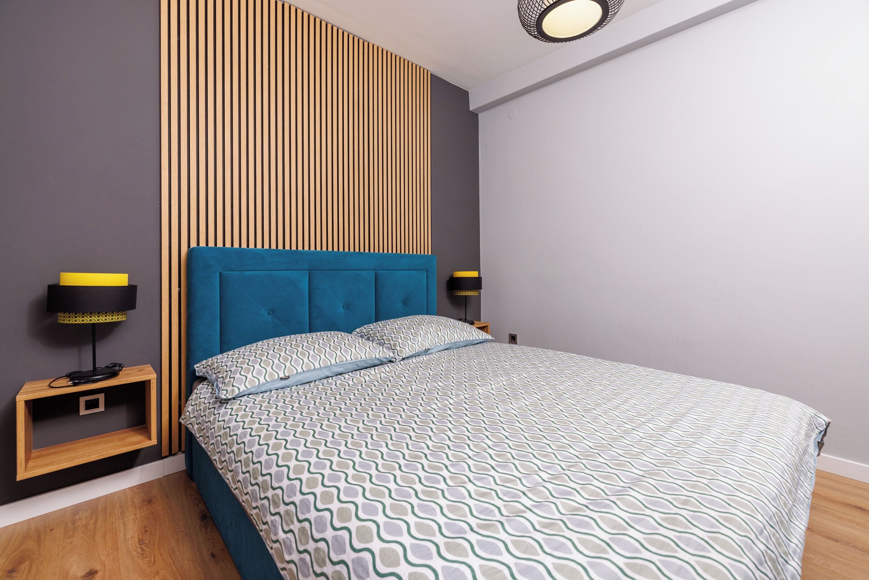 3 عدّة غرف نوم ومكواة/لوح كي وواي فاي مجانًا وملاءات أسرّة