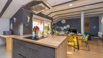 Apartment (A3) | Private kitchen | Fridge, oven, stovetop, dishwasher