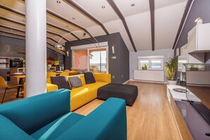 Apartment (A3) | Wohnzimmer | Fernseher
