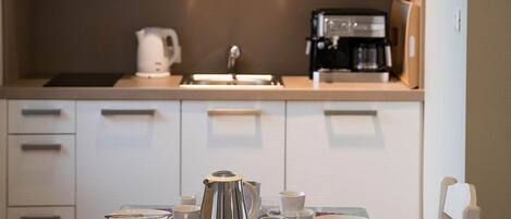 Private kitchen | Fridge, stovetop, dishwasher, espresso maker