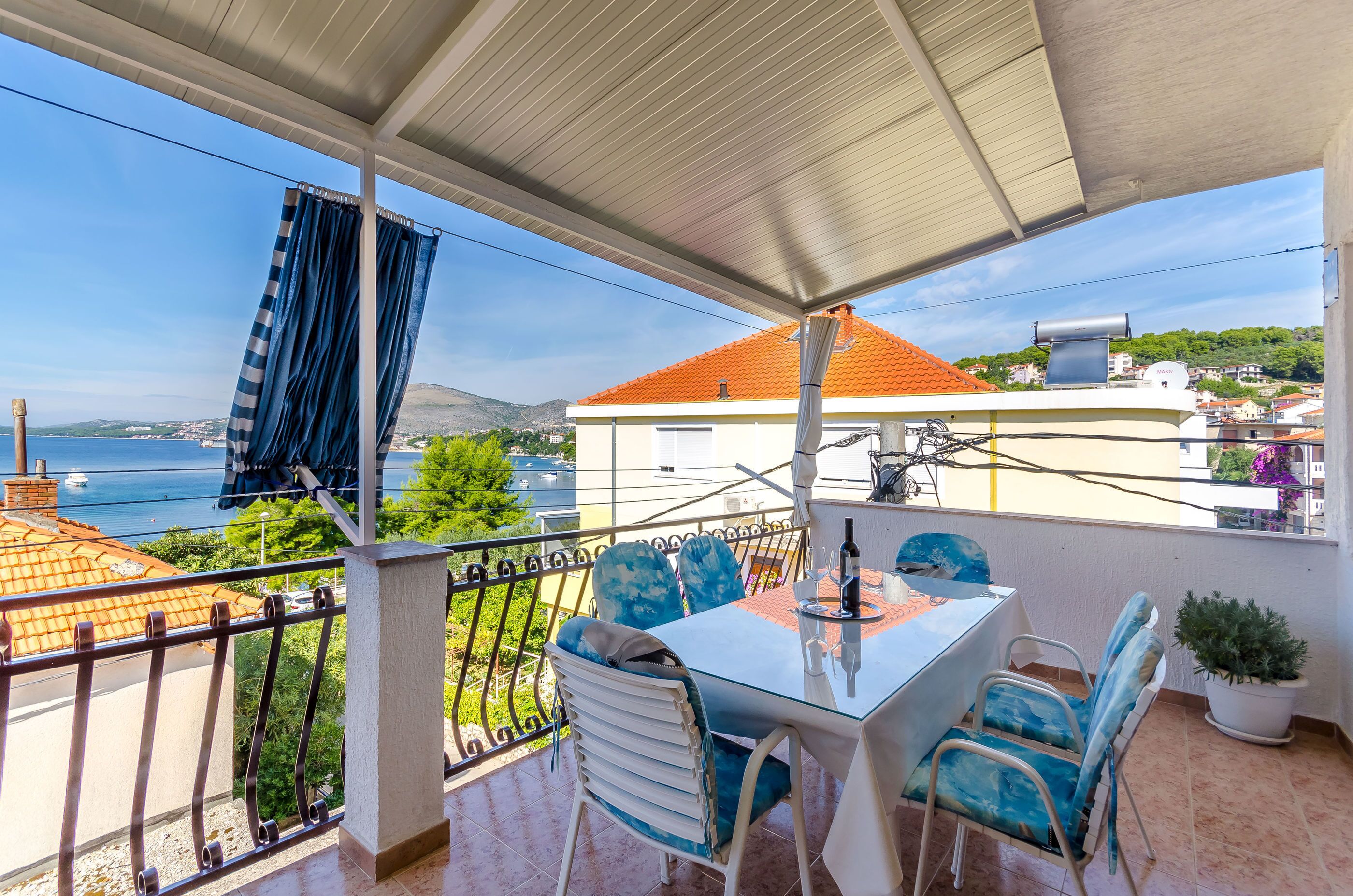 Apartemen (A1) | Balkon