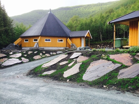 Exterior. IMA Tursenter