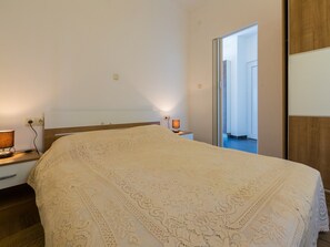 In-room safe, free WiFi