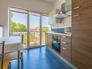 Cuisine privée | Réfrigérateur, four à micro-ondes, un four, surface de cuisson