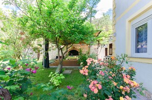 Courtyard - Apartments Zorka (Rab)