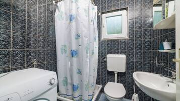 Apartment (A2) | Bathroom