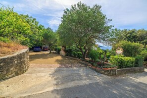 Courtyard - Apartments Zorka (Rab)
