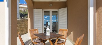 Apartment Color Green