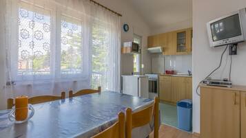 Private kitchen | Espresso maker, fridge, microwave, oven