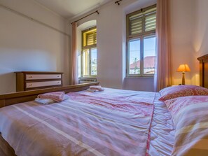 1 bilik tidur, seterika/papan seterika, Wi-fi percuma 