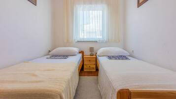 2 bedrooms, in-room safe, free WiFi