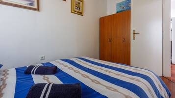 2 bedrooms, in-room safe, free WiFi