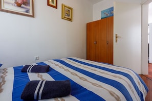 2 bedrooms, in-room safe, free WiFi