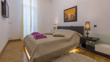 1 chambre, coffres-forts dans les chambres, fer et planche à repasser