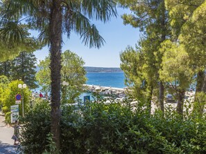 Property grounds - Apartment Sunny (Crikvenica)