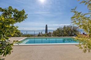 Piscine extérieure