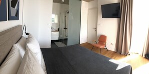 2 bedrooms, in-room safe, desk, iron/ironing board - Villa Sunny Garden (Rab)