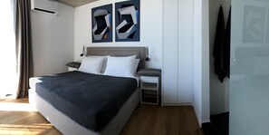 2 bedrooms, in-room safe, desk, iron/ironing board - Villa Sunny Garden (Rab)