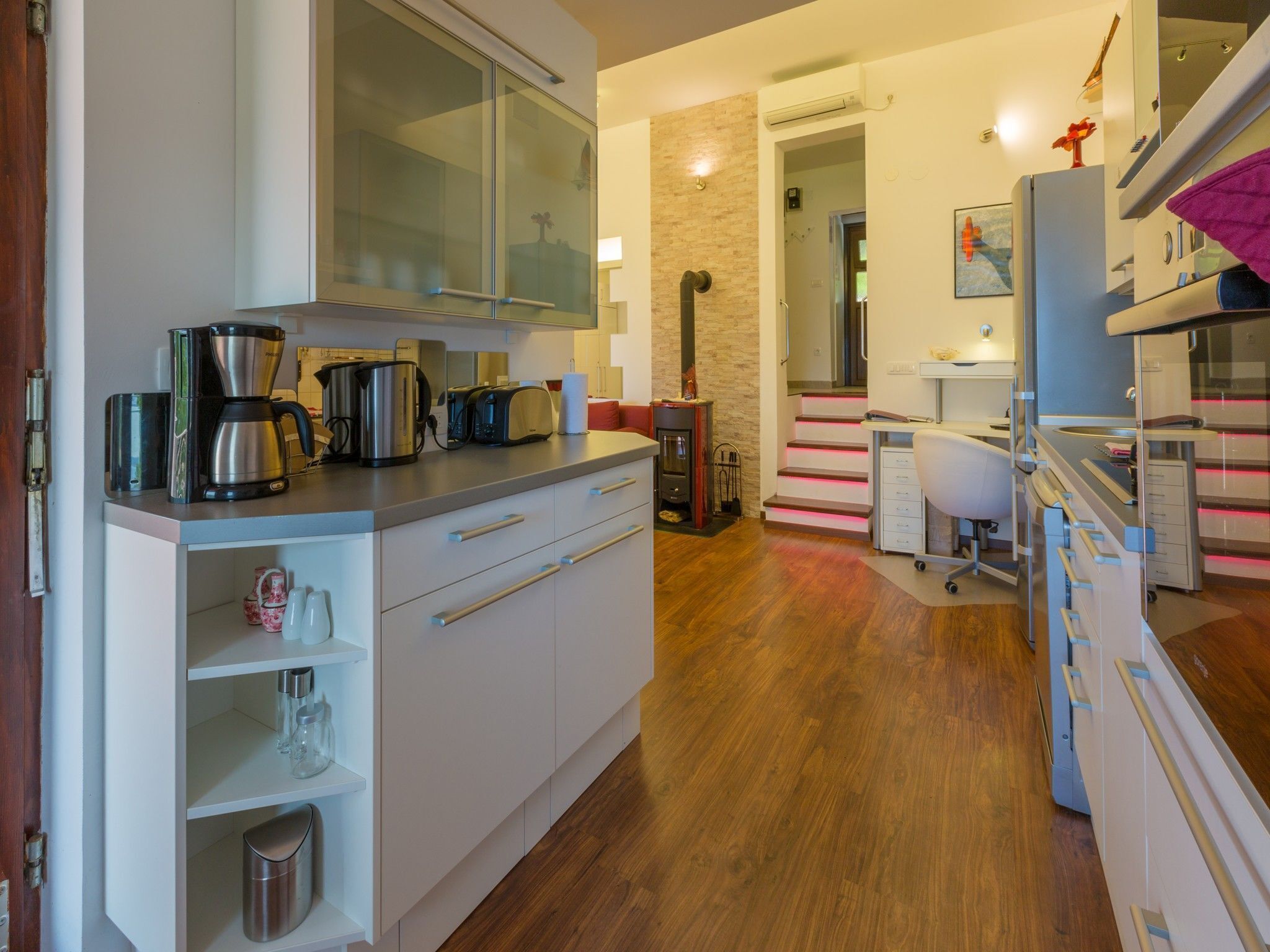 Cuisine privée | Réfrigérateur, micro-ondes, four, plaque de cuisson
