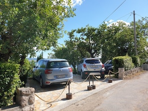 Free self-parking - House Inga (Crikvenica)