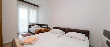 4 bedrooms, free WiFi