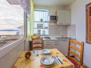 Private kitchen - Apartments Biserka (Crikvenica)