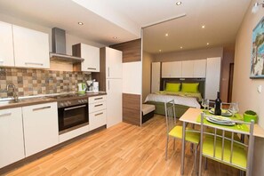 Studio (A7) | Cuisine privée | Réfrigérateur, surface de cuisson, cafétière à espresso