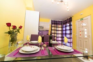 Appartement (A3) | Cuisine privée | Réfrigérateur, surface de cuisson, cafétiÚre à espresso
