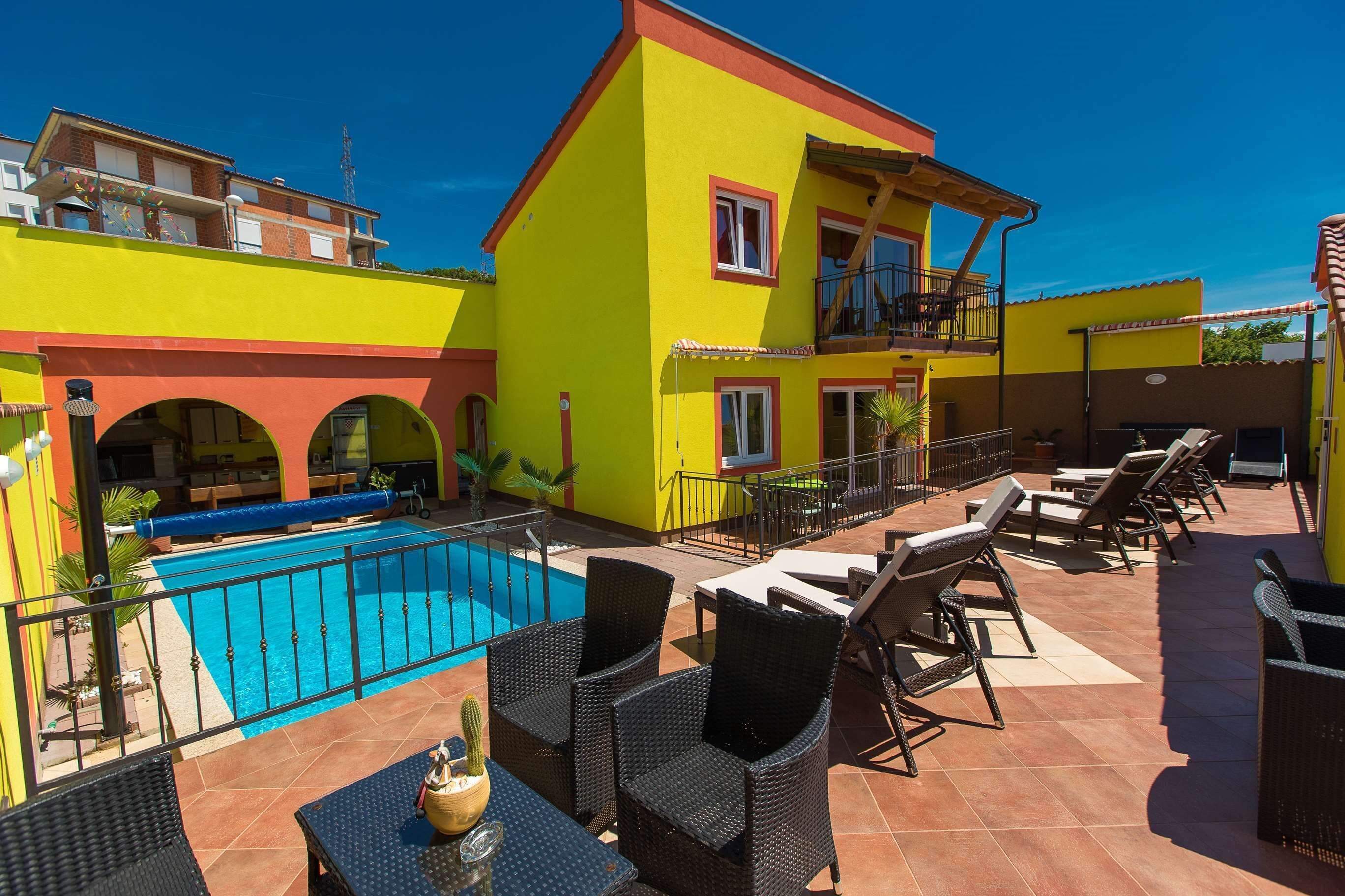 Pool | Outdoor pool