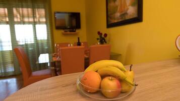 Appartement (A5) | Cuisine privée | Réfrigérateur, plaque de cuisson, machine à expresso