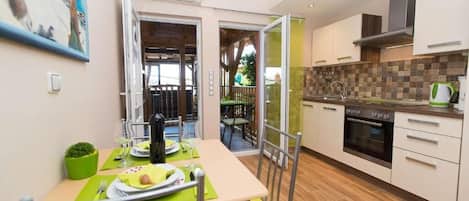 Studio (A7) | Private kitchen