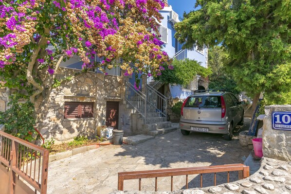 Free self-parking