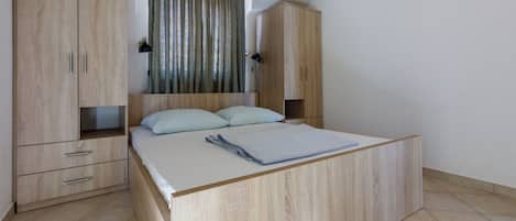 5 makuuhuonetta, ilmainen Wi-Fi, vuodevaatteet