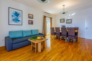 Wohnzimmer | Fernseher
